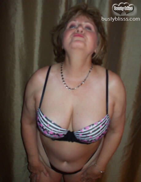 TAC Amateurs offers a xxx picture gallery with Busty Bliss xxx gallery 267998