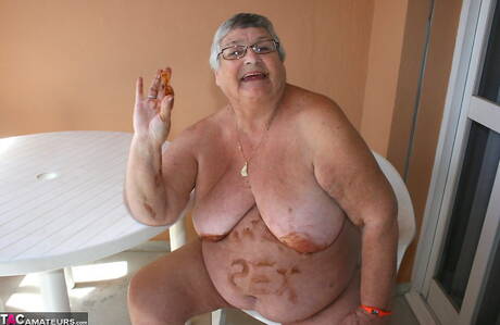 TAC Amateurs xxx picture collection featuring Grandma Libby in jerking off porn