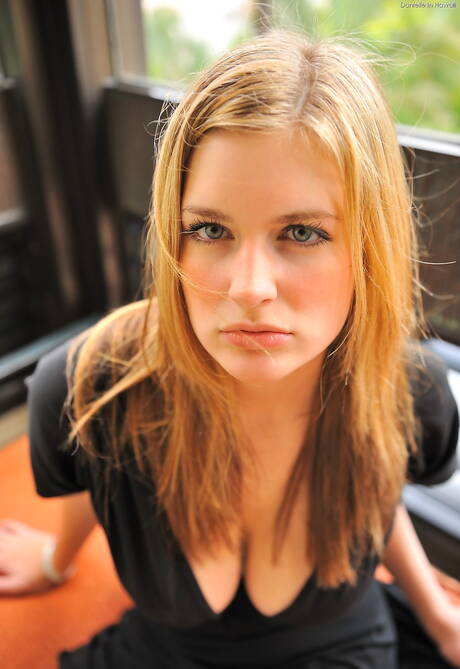 Danielle FTV invites you to browse their xxx pics with Danielle Delaunay has a hot body